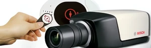 Nowa jakość ochrony: Połączenie centrali alarmowej Easy Series z kamerą serii IP 200